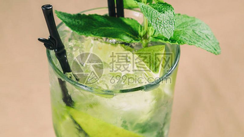 为了更直观地了解速冻食品的营养成分，以下列举了几种常见速冻食品的营养成分对比：